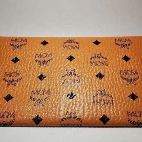 MCM Congniac Monogram Envelope Clutch - Picture 4 of 5